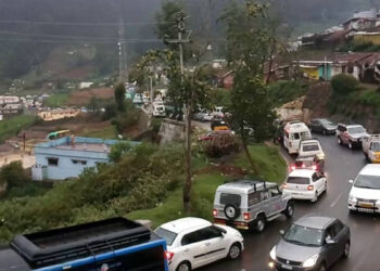 ‘இ-பாஸ்’ திட்டம் தோல்வி: ஊட்டியில் நெரிசல் நீங்காத அவல நிலை!