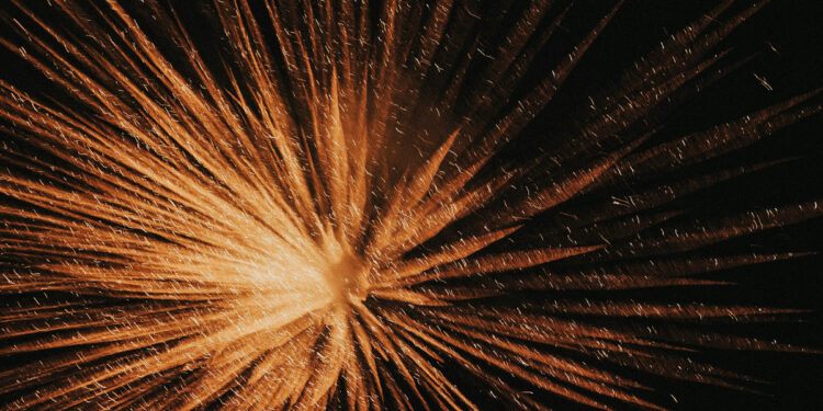 தீபாவளி பட்டாசு வெடிப்பு நேரம் அறிவிப்பு : காலை 6-7, மாலை 7-8 மணி வரை மட்டுமே அனுமதி !