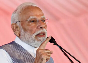 “காங்கிரஸ் தலைவரை கழிவறையில் பூட்டினர் !” – பிரதமர் மோடி கடும் குற்றச்சாட்டு