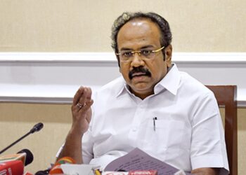 சாதி பெயர்களை நீக்கினாலும் தப்பா? தென்னரசு கேள்வி