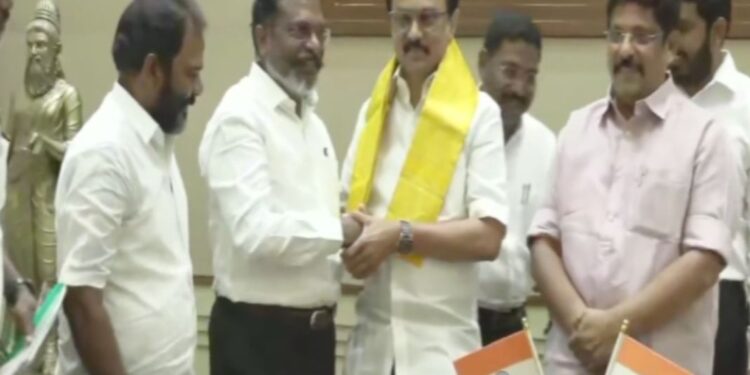 சாதிப்பெயர்களை நீக்கியதற்கு நன்றி – முதல்வரை சந்தித்தார் திருமா