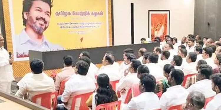 கரூர் துயரத்துக்கு பின் தவெக நிர்வாகக் குழு இன்று கூடுகிறது !