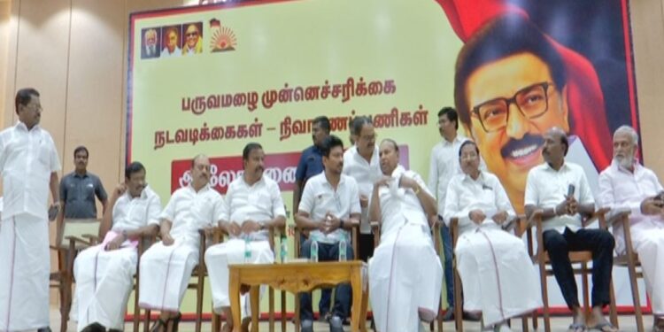 திமுக பிரதிநிதிகள் மக்களை காக்க களத்தில் இறங்குங்கள் – உதயநிதி