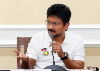 புதிய அடிமை என விஜயை மறைமுகமாக தாக்கிய உதயநிதி