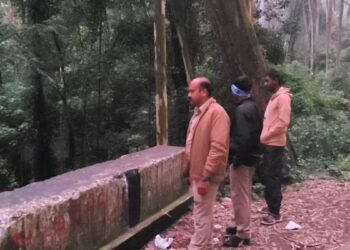 வனப்பகுதியில் தூக்கில் தொங்கிய சடலம் கொலையா? விசாரணை