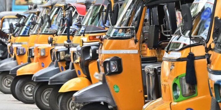 விதிமீறிய ஆட்டோக்கள் பறிமுதல்.