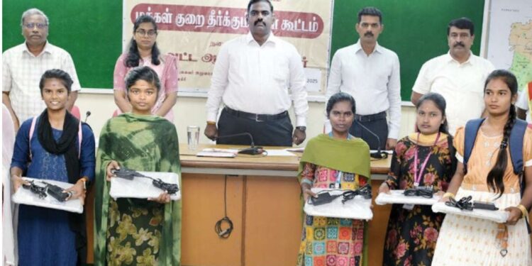 கிருஷ்ணகிரியில் மக்கள் குறை தீர்க்கும் கூட்டம்: 379 மனுக்கள் ஏற்பு.