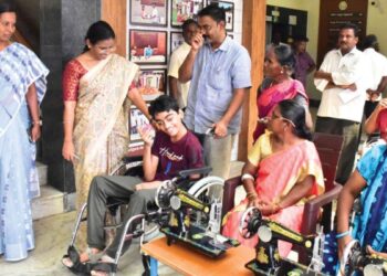 நாமக்கல் மக்கள் குறைதீர்க்கும் கூட்டம்  நலத்திட்ட உதவி