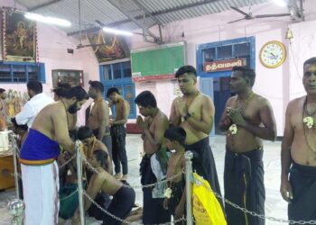சரண கோஷத்துடன் தொடங்கியது விரதம்! கார்த்திகை மாதப் பிறப்பையொட்டி திண்டுக்கல் கோவில்களில் ஐயப்ப பக்தர்கள் மாலை அணிவிப்பு