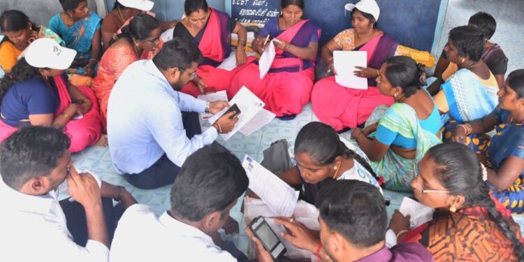 ஜனநாயகத்தின்   வாக்காளர் பட்டியல் திருத்தப் பணியை தீவிரப்படுத்தும் நிர்வாகம்.