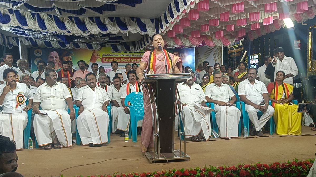 வத்தலகுண்டுவில் ‘உள்ளம் தேடி  இல்லம் நாடி’ நிகழ்ச்சியில் பிரேமலதா விஜயகாந்த்