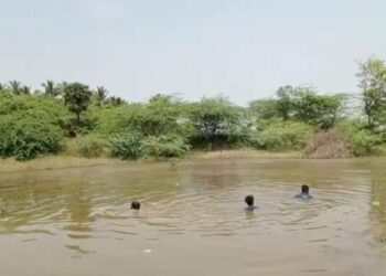 கண் பார்வை குறைந்த சோகம்:  தண்ணீரில் மூழ்கி பலி!