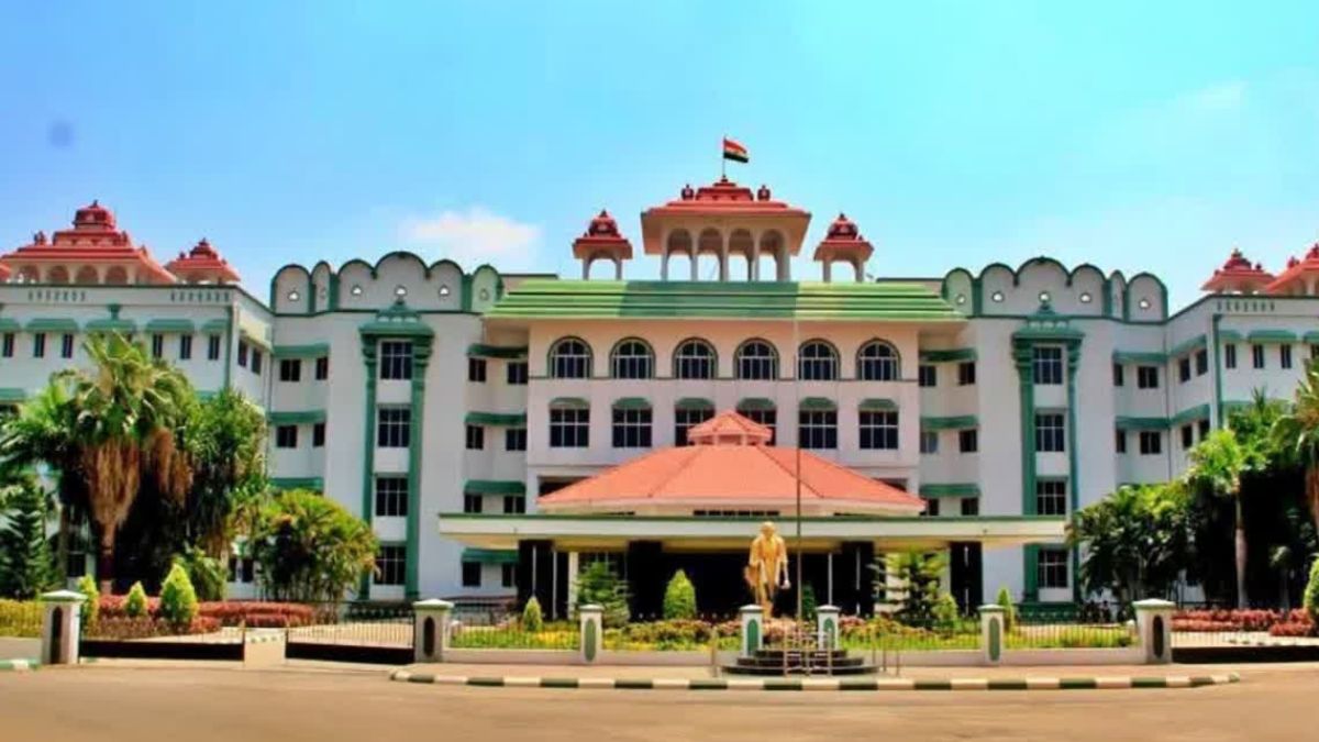 சாலைகளில் சாதிப் பெயர் நீக்கம்