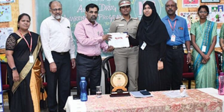 ஜமால் முகமது ஆசிரியர் கல்வியியல் கல்லூரியில் மாணவ ஆசிரியர்களுக்கு தீமைகள் குறித்த நேரடி விளக்கம்