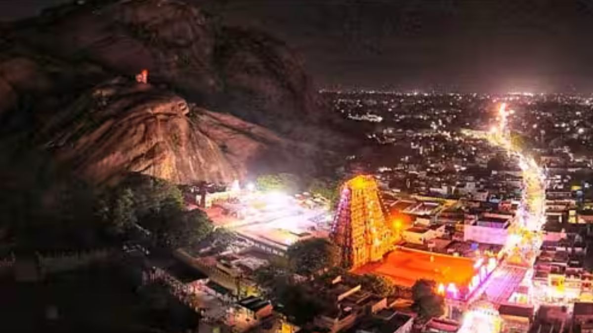 திருப்பரங்குன்றம் மலை உச்சியில் கார்த்திகை