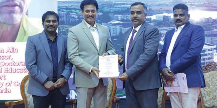 முனைவர் பட்ட ஆய்வை நிறைவு செய்த அமைச்சர் அன்பில் மகேஸ் பொய்யாமொழி