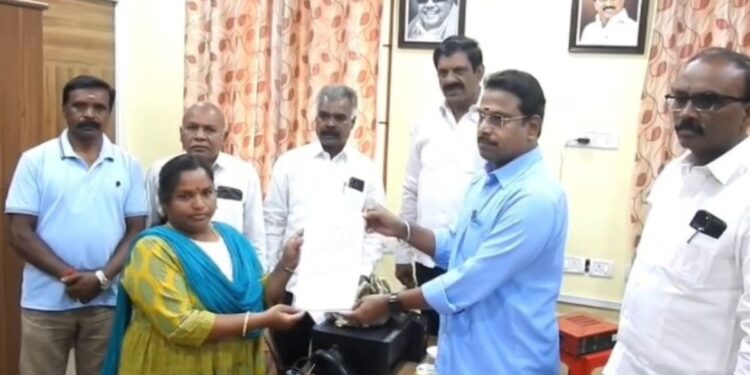 கொடைக்கானல் நகர்மன்றத்தில் மாற்றுத்திறனாளி ருக்மணி நியமன உறுப்பினராக பதவியேற்று பொது மக்களின் பாராட்டு