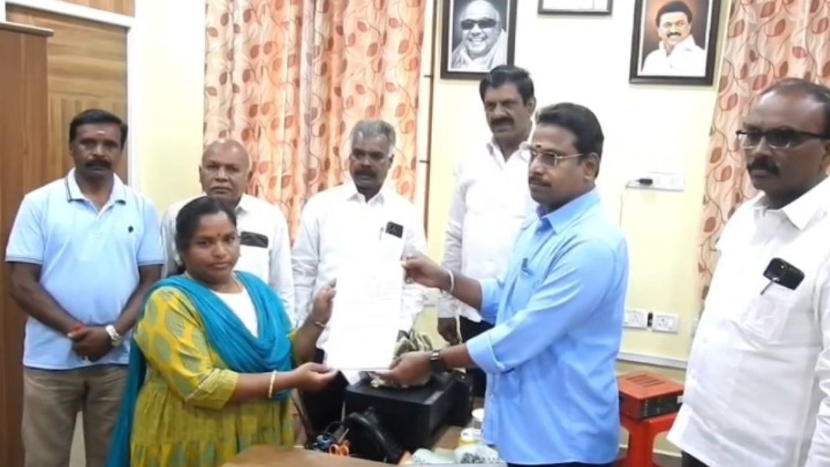 கொடைக்கானல் நகர்மன்றத்தில் மாற்றுத்திறனாளி ருக்மணி நியமன உறுப்பினராக பதவியேற்று பொது மக்களின் பாராட்டு