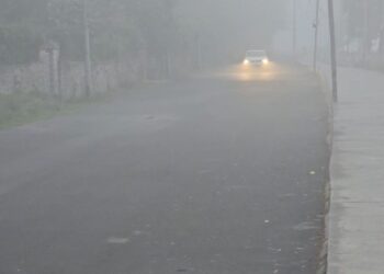 கொடைக்கானலில் பகலிலும் மின்விளக்குகள் எரிகின்றன!