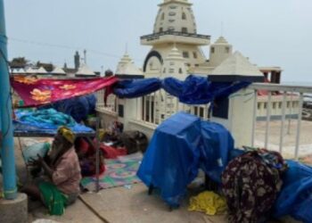 கன்னியாகுமரி கடற்கரையில் சீர்கேடு: காந்தி, காமராஜர் மண்டபம் ஆக்ரமிப்பு அதிகரிப்பு!