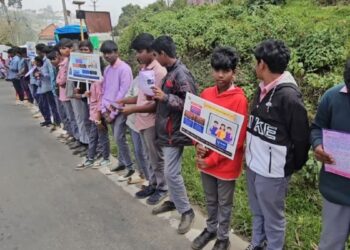 வாக்காளர் பட்டியல் திருத்தம் 2026: கொடைக்கானலில்  மனிதச் சங்கிலி!