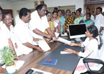 மதுரை மாநகராட்சியில் திமுக நிர்வாகத்தை எதிர்த்து அதிமுக எச்சரிக்கை