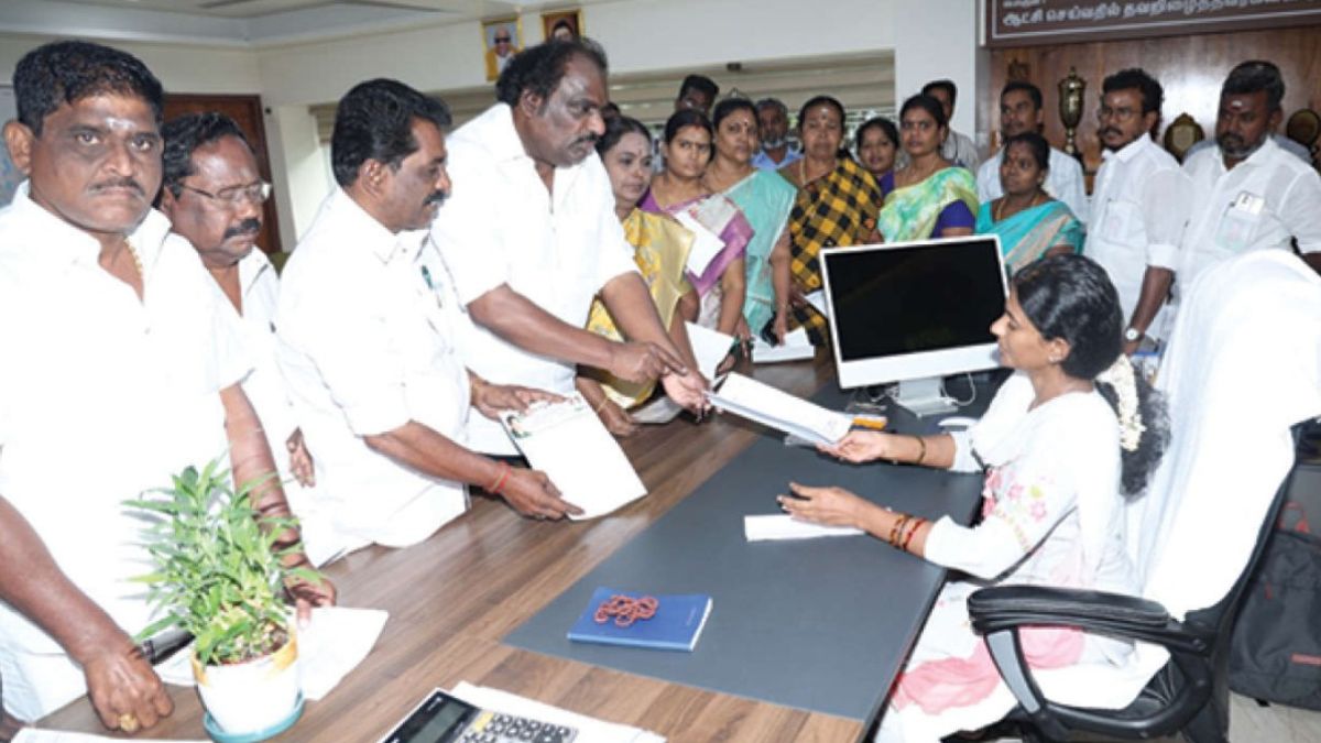 மதுரை மாநகராட்சியில் திமுக நிர்வாகத்தை எதிர்த்து அதிமுக எச்சரிக்கை