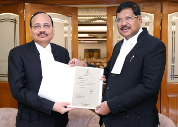 சிறிய கிராமத்தில் பிறந்து நாட்டின் உயர்ந்த நீதித்துறைக்கு வந்த சூர்ய காந்த் !