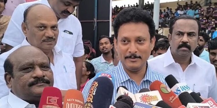 “எங்கள் பலமே கூட்டணிதான்… கொள்கை எதிரிகளை எதிர்க்கும் கட்டாயம் உள்ளது” : அமைச்சர் அன்பில் மகேஷ்