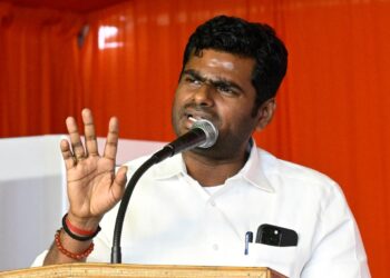 ஸ்டாலினுக்கு தமிழ் மீது உதட்டுப்பற்று! – அண்ணாமலை விமர்சனம்