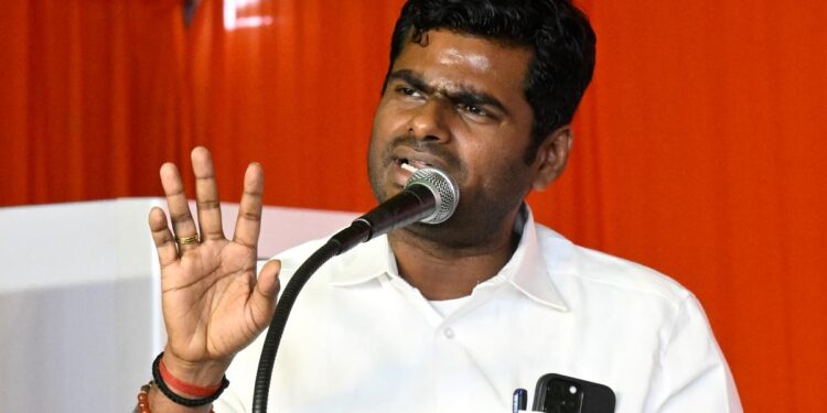 ஸ்டாலினுக்கு தமிழ் மீது உதட்டுப்பற்று! – அண்ணாமலை விமர்சனம்