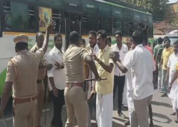 பாமக இருதரப்பு நிர்வாகிகள் மோதல் – அருள் MLA-வை தாக்க முயற்சி