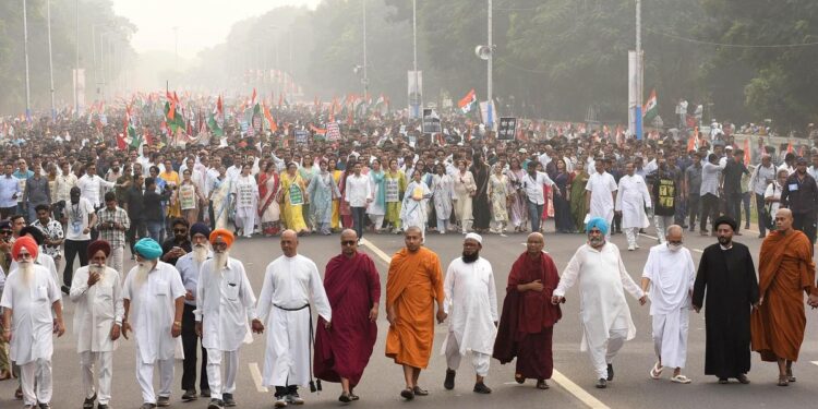 வாக்காளர் பட்டியல் திருத்தத்திற்கு எதிர்ப்பு – மம்தா பிரமாண்ட பேரணி