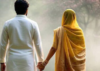 நிச்சயதார்த்தத்துக்கு முன் பெரிய ட்விஸ்ட் : மணமகளின் தந்தையுடன் ஓட்டம் பிடித்த மணமகனின் தாய் !