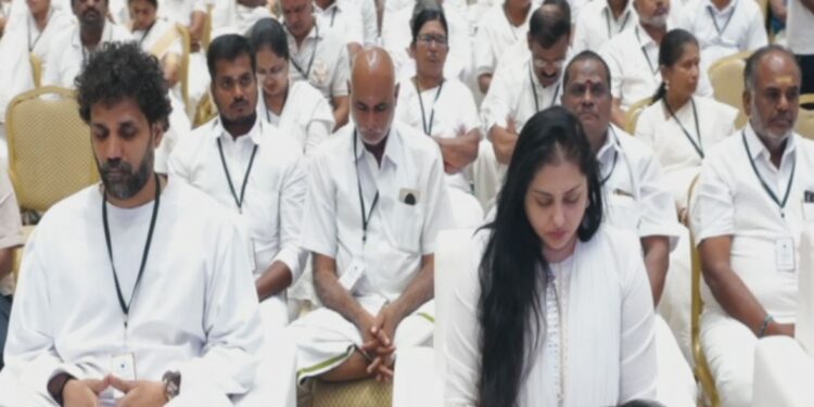 தீவிரவாதத்தை இரும்புக்கரம் கொண்டு ஒடுக்குங்கள் – நமீதா வேண்டுகோள்