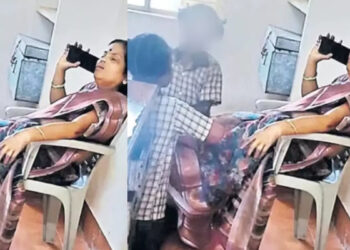 முழங்கால் வலி சார் ! ஒய்யாரமாக சாய்ந்த ஆசிரியை – மாணவியிடம் மசாஜ் செய்ய வைத்த அதிர்ச்சி சம்பவம்!