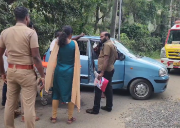 மயிலாடுதுறை காவல் நிலைய வாசலில் காரை குறுக்கே போட்டு மது போதையில் 2 மணி நேரமாக தகராறில் ஈடுபட்ட வாலிபர்