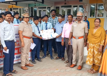 சீர்காழியில் போதைப்பொருள் பயன்பாடு மற்றும் கடத்தலுக்கு எதிரான உறுதிமொழி ஏற்று விழிப்புணர்வு பேரணி