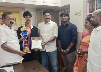 தேசிய கேரம் போட்டியில் சாதித்த விழுப்புரம் மாணவருக்கு முன்னாள் அமைச்சர் பொன்முடி சால்வை வாழ்த்து