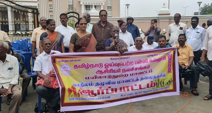 SIR சிறப்பு வாக்காளர் பட்டியல் தீவிர திருத்தப் பணிகள், கூடுதல் கால அவகாசம் கேட்டு வருவாய்த்துறை ஊழியர்கள் வேலை நிறுத்த போராட்டம்