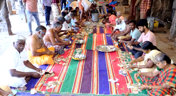 மன்னார்குடி ராஜகோபாலசுவாமி கோயில் திருப்பணி  உண்டியல்கள் எண்ணப்பட்டத்தில்6லட்சம்41ஆயிரத்து516ரூபாய் காணிக்கை