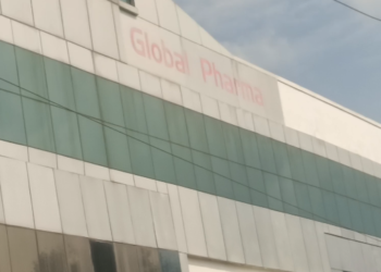 செங்கல்பட்டு அருகே மாத்திரை கழிவுகளை குடியிருப்பு பகுதியில் கொட்டியதால் நோய் தொற்று அபாயம்