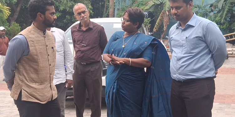 செங்கல்பட்டு   SIR சிறப்பு தீவிர திருத்தப்பணிகளை மத்திய குழுவினர் ஆய்வு