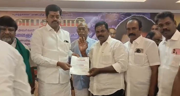 விழுப்புரம் திமுக சார்பில் ரத்ததானம் – 480 பேருடன் MLA லட்சுமணன் முன்னிலை