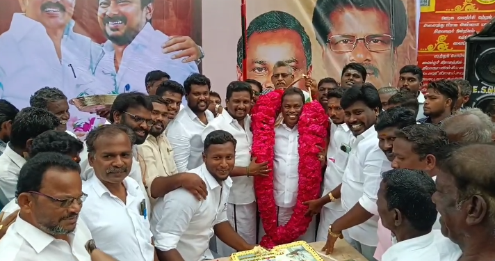 திருவாரூர் ஒன்றியத்தில் உதயநிதி ஸ்டாலின் பிறந்தநாளை முன்னிட்டு பொது மக்களுக்கு பல்வேறு நலத்திட்ட உதவி