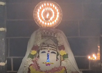 வழுவூர் வீரட்டேஸ்வரர் ஆலயத்தில் ஐப்பசி மாத பௌர்ணமியை முன்னிட்டு நடைபெற்ற அன்னாபிஷேகம்