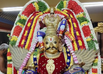 திருஇந்தளூர் பரிமள ரெங்கநாதர் கோயிலில் துலா உற்சவத்தை முன்னிட்டு கருட சேவை