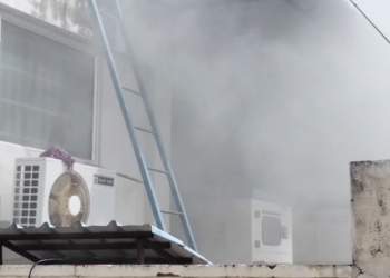 சென்னையைத் தொடர்ந்து திருவாரூரிலும் தீ விபத்து -1மணி நேரமாக நீடித்த புகை மூட்டத்தை கட்டுக்குள் கொண்டு வந்த தீயணைப்பு துறையினர்