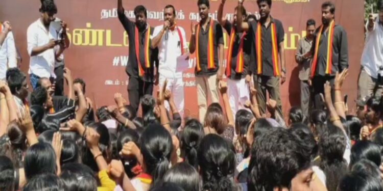 விஜய் முதலமைச்சரானால் பெண்களுக்கு பாதுகாப்பு உறுதி – TVK ஆர்ப்பாட்டத்தில் முழக்கம்