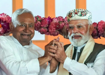 நிதிஷ் குமார் பீஹார் முதல்வராக 10வது முறையாக பதவி ஏற்றார் !